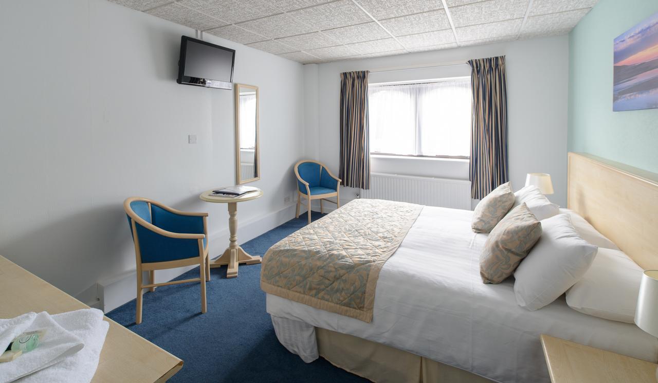 Sandown Park Lodge Esher Buitenkant foto
