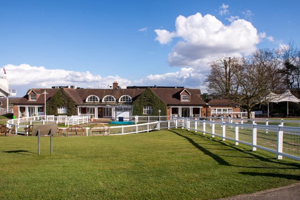 Sandown Park Lodge Esher Buitenkant foto